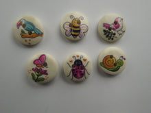 Load image into Gallery viewer, 10 mixed print Bee, Bird, snail, ladybug, butterfly 15mm buttons