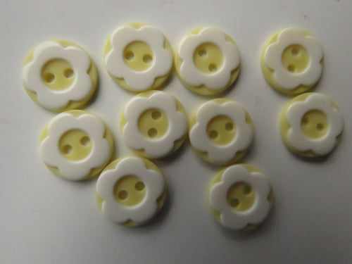 10 Yellow with raised white flower around edge 12.5mm buttons