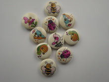 Load image into Gallery viewer, 10 mixed print Bee, Bird, snail, ladybug, butterfly 15mm buttons