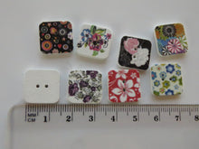 Load image into Gallery viewer, 8 Square 15mm floral buttons