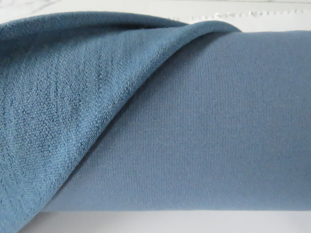 1.77m Vail Blue 38% Merino 46% Polyester 16% elastane 250g sweatshirt