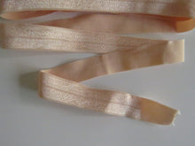 Load image into Gallery viewer, 9m Petal Peach Fold over elastic foldover FOE 15mm