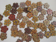 Load image into Gallery viewer, 25 Retro Print Flower Shape Wood like Buttons 25mm diameter