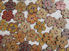 Load image into Gallery viewer, 25 Retro Print Flower Shape Wood like Buttons 25mm diameter