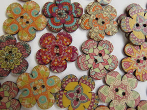 25 Retro Print Flower Shape Wood like Buttons 25mm diameter