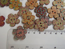 Load image into Gallery viewer, 25 Retro Print Flower Shape Wood like Buttons 25mm diameter