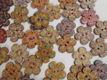 Load image into Gallery viewer, 25 Retro Print Flower Shape Wood like Buttons 25mm diameter