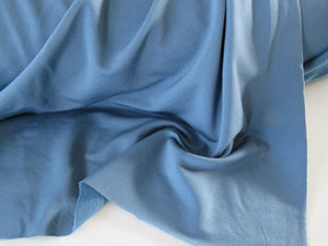 80cm Temple Blue 38% Merino 46% Polyester 16% elastane 250g sweatshirt