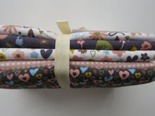 Load image into Gallery viewer, Hearts and Flowers Bundle of 5 Fat Quarters. Mixed prints- 100% cotton. 50 x 52cm per piece