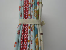 Load image into Gallery viewer, Springtime Floral Fabric Bundle of 5 Fat Quarters. Mixed prints- 100% cotton. 50 x 52cm per piece