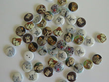 Load image into Gallery viewer, 25 Mixed Cat print buttons- white wood look back 15mm