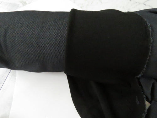 25cm Shuttle Black with Grey Honeycomb backing 58% merino 48% polyester 215g