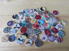 Load image into Gallery viewer, 25 x Mixed set 20mm buttons- music, floral, dream, butterfly, animal etc