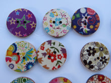 Load image into Gallery viewer, 10 x 25mm Mixed Bright Floral Mixed Print Wood Buttons- random set of 10 prints