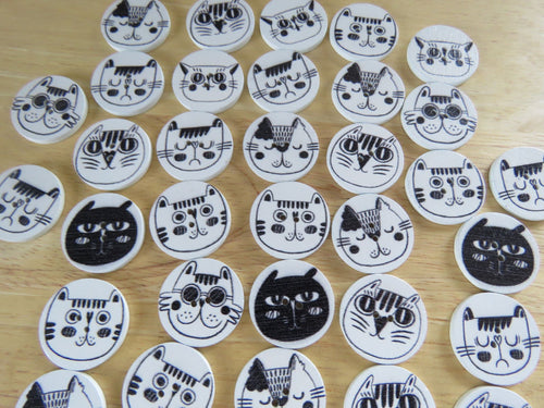 10 Single Cat face print in black on white 25mm buttons